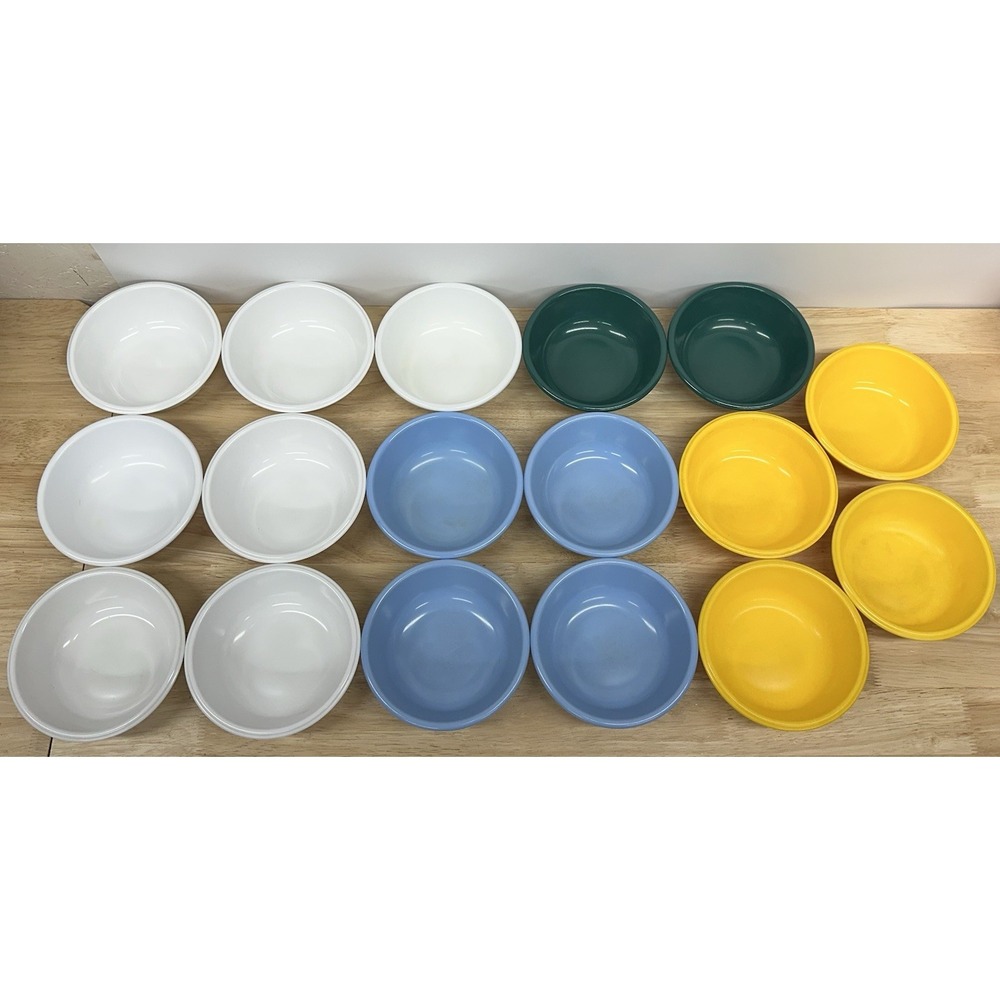 Rubbermaid 3836 Melamine Bowls (17) Assorted Green Blue White Yellow Vintage Lot